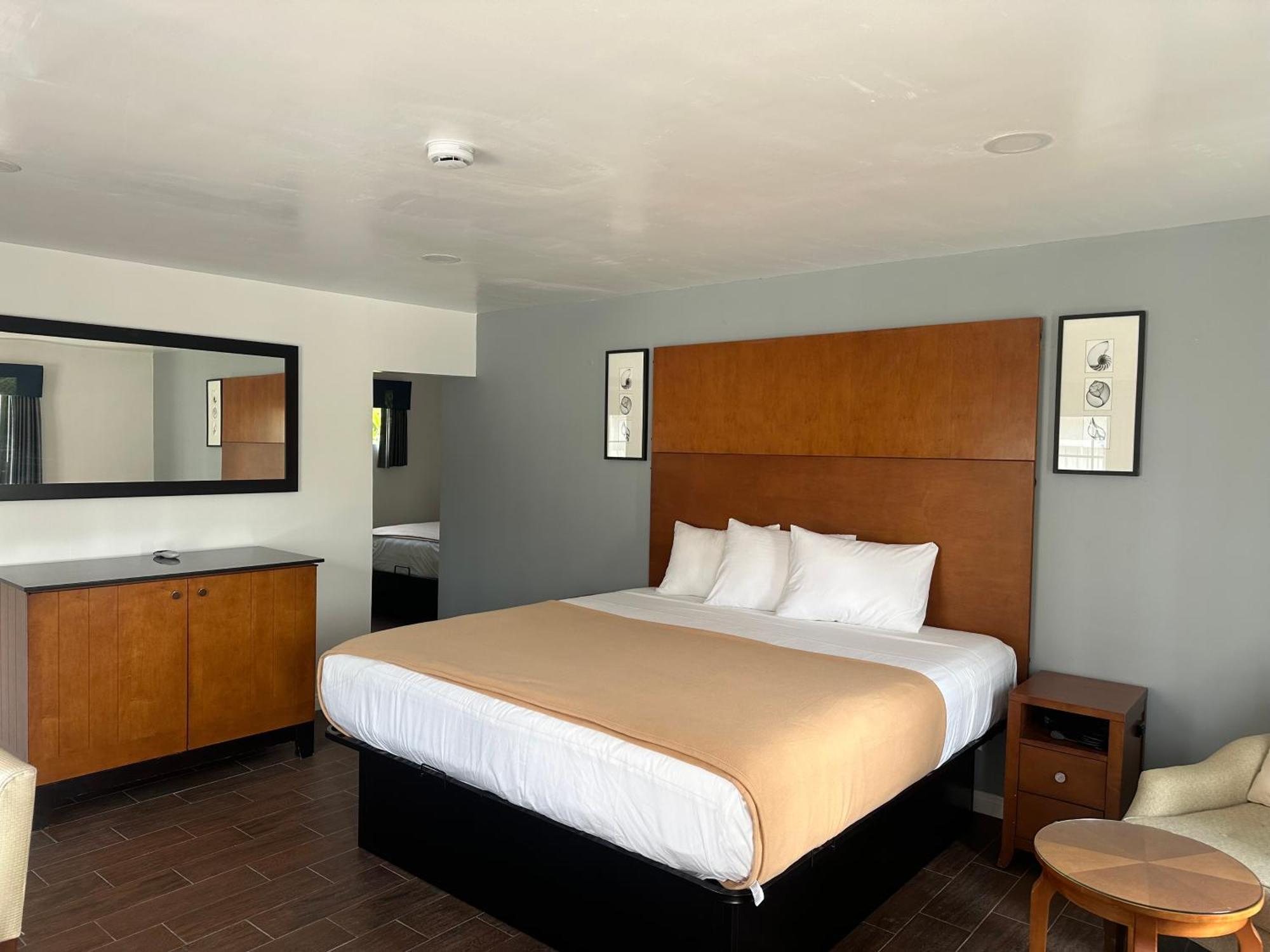 Oceanside Inn & Suites ภายนอก รูปภาพ