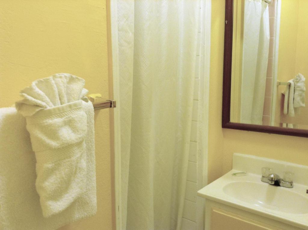Oceanside Inn & Suites ห้อง รูปภาพ